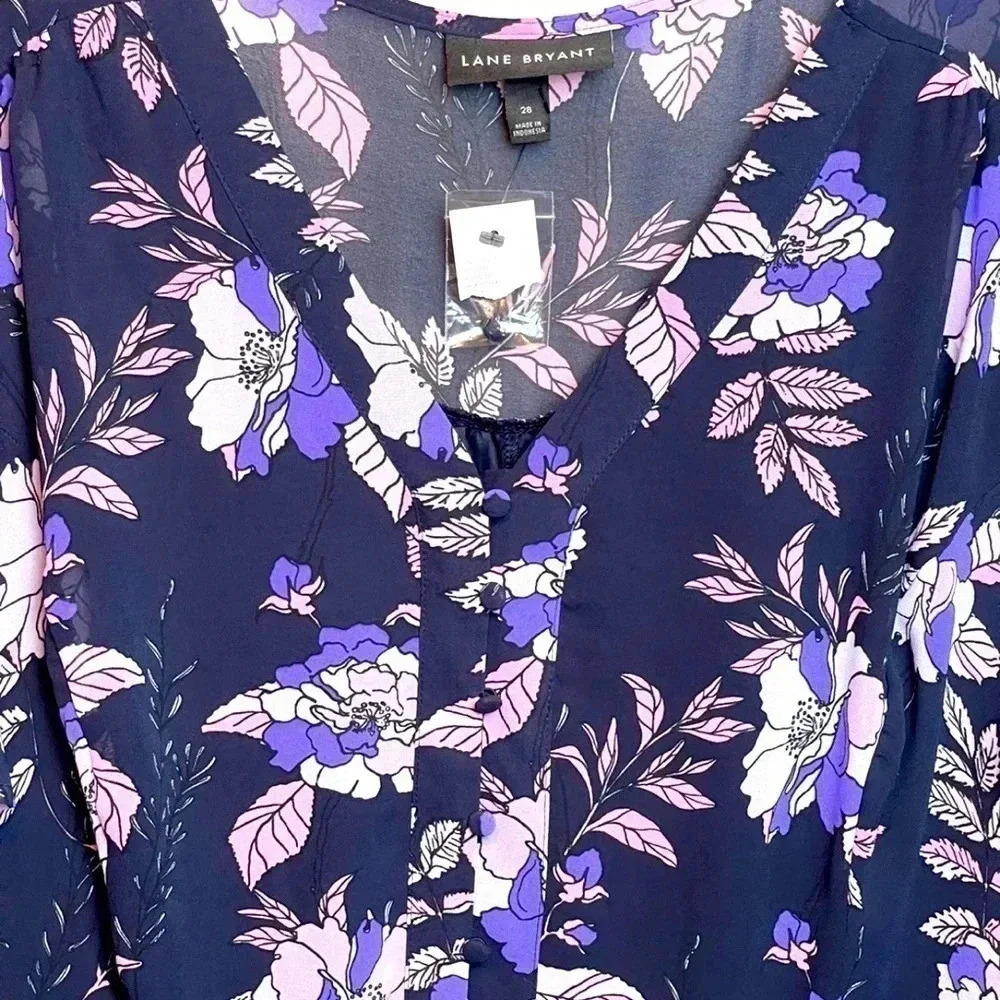 NWT’S. Lane Bryant Floral Babydoll Top Blouse. Short flutter sleeves. - Picture 2 of 9